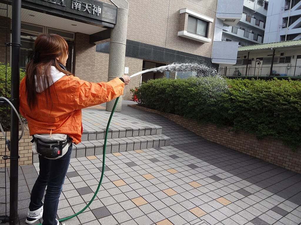 201312161145093600